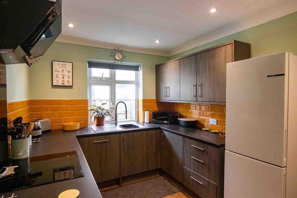1 Bedroom Self Contained Apartment In Christchurch Winkton Εξωτερικό φωτογραφία